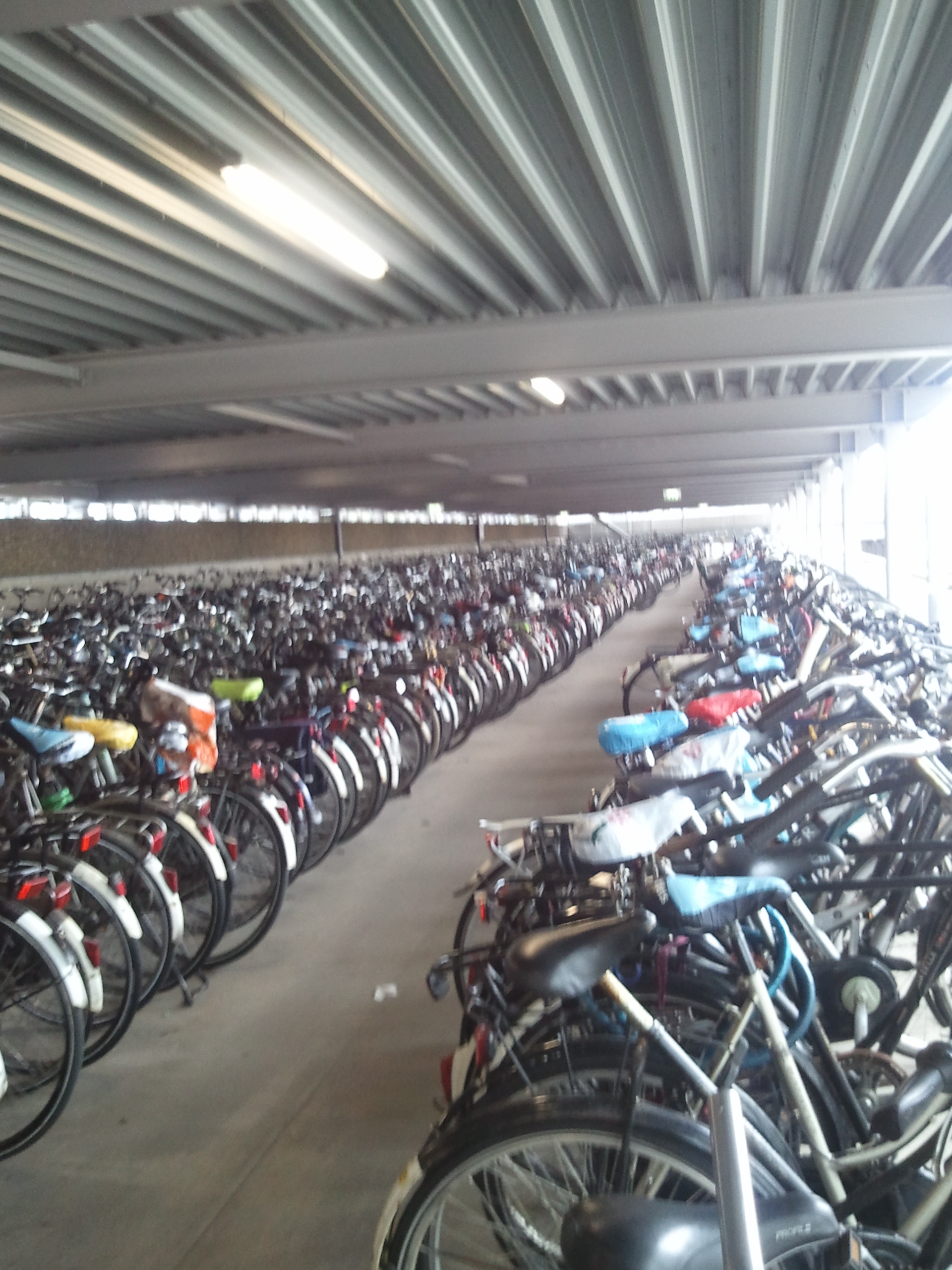 Den Haag - Central Station cycle store